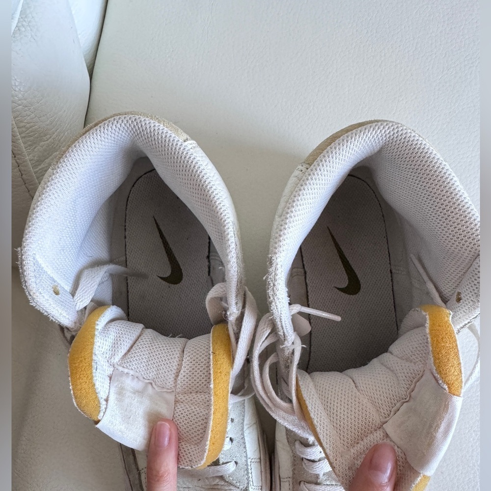 Nike High Neck Sneakers in sz. 8 - Picture 4 of 10